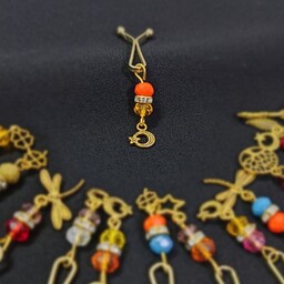 گیره روسری نارنجی و زرد با آویز طرح ماه و ستاره مجلسی شیک