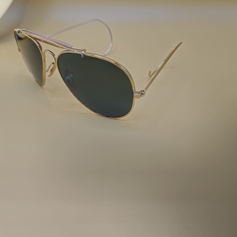 عینک آفتابی ریبن شیشه سنگ دیاموند زد خش نشکن لنز سبز مدل فنر دار پشت گوش چهار پیچ