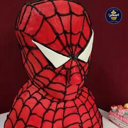 باست کیک مرد عنکبوتی ،یه کیک خاص تولد ایستاده که تماما خامه و کیک هست و از فوندانت به جز قسمت چشم ها استفاده نشده 