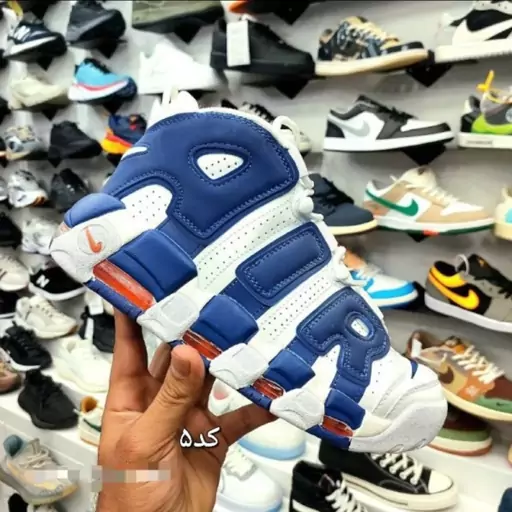 کتونی نایک ایر مور آپتمپو Nike Air More Uptempo جنس چرم مصنوعی 
 زیره فوم انعطاف پذیر 
 با بند بسته میشه 