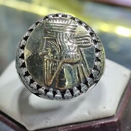 انگشتر باستانی کوروش انگشتر نقره عیار925دستساز سکه روی انگشتر کارشده باستانی عیار9هست سکه ززیررخااکیی بکر و تمیز وواضح