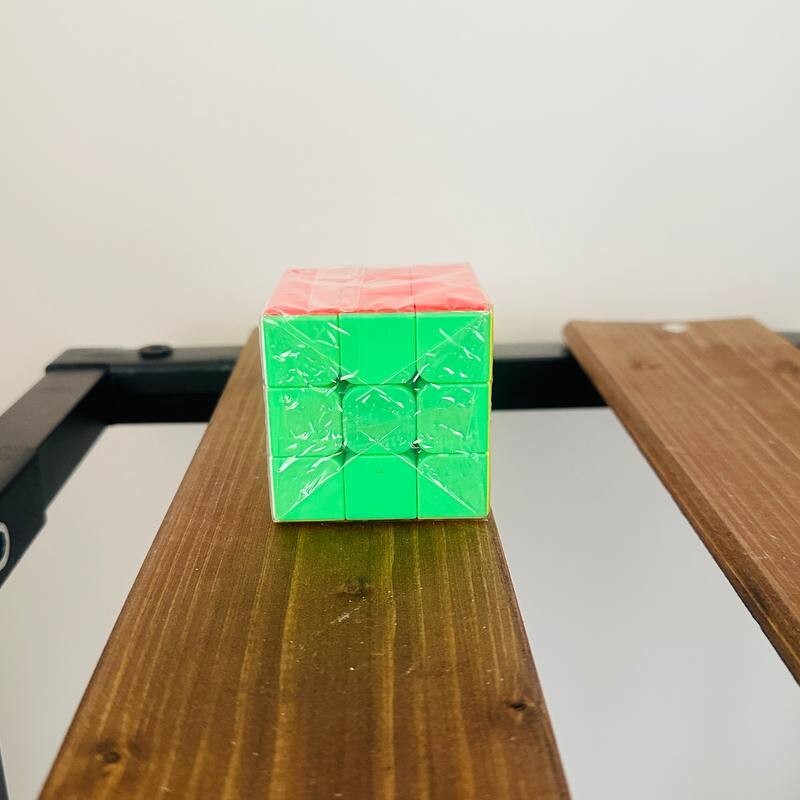 مکعب روبیک مدل خود رنگ