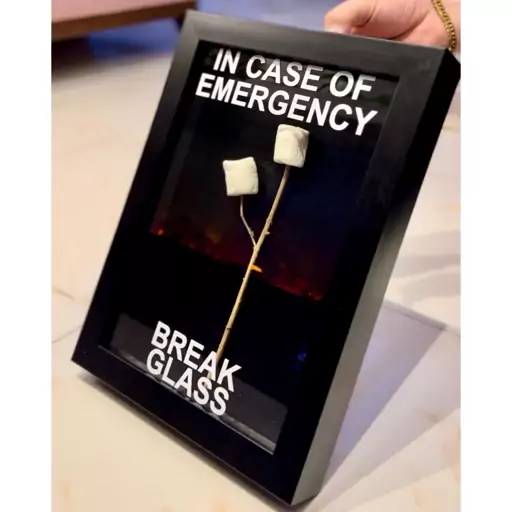 تابلو دکوراتیو فانتزی Emergency box مدل مارشمالو سایز A5