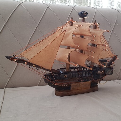 ماکت کشتی چوبی بادبانی مدل (کاپیتان)