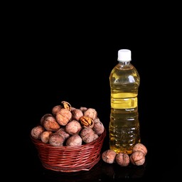 روغن گردو تویسرکان  صد در صد  در حضور مشتری از گردو گرفته میشود وخالص وطبیعی واین نوع روغن برای سرخ کردنی نمیباشد