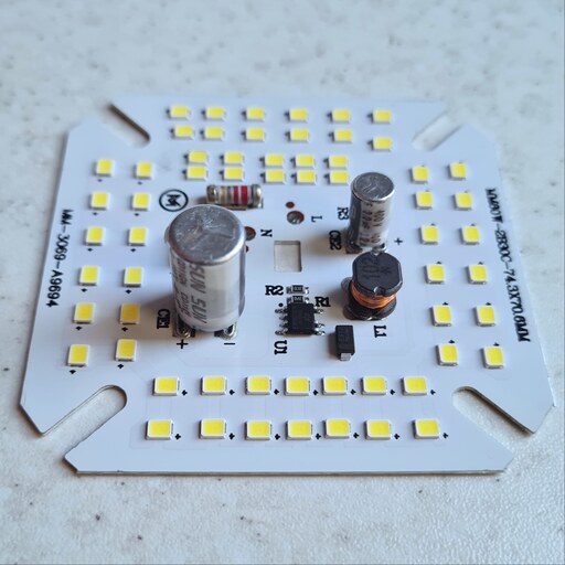 چیپ لامپ ال ای دی برق مستقیم60 وات  2خازنه ماژول دی او بی رنگ سفید  مهتابی مناسب جهت تعمیرلامپ chip led ccc dob 60w 220v