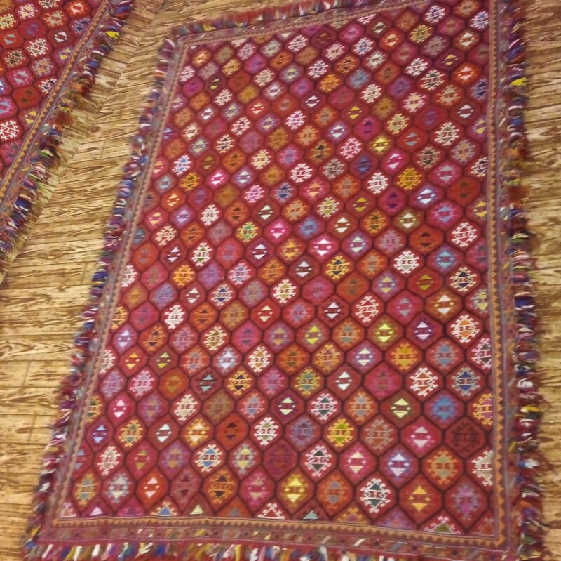 کلیم گلیم ورنی قالیچه دستبافت اندازه دو متر و بیست در یک متر و سی 