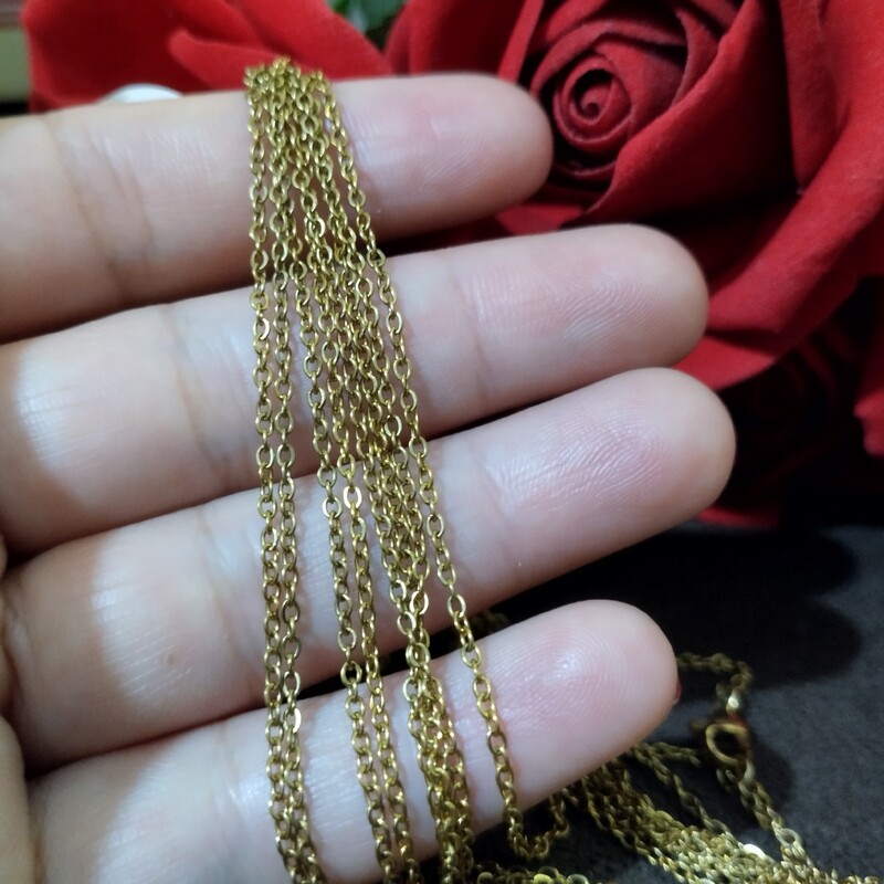 زنجیر رنگ ثابت زنانه و دخترانه  در سه رنگ طلایی ، نقره ای و طلایی روشن، مناسب انواع گردنبند
