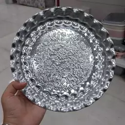 سینی روحی لب کنگره ای  طرح دار  نقش برجسته آهو و گل