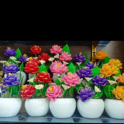گل  و گلدان دکوری بسیار زیبا با رنگ های شاد