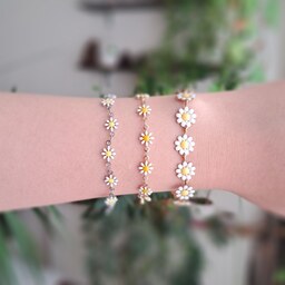 دستبند زنانه استیل رنگ ثابت لجاء مدل گل بابونه