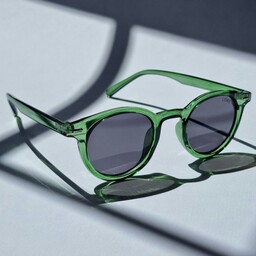 عینک آفتابی زنانه و مردانه با فریم سبز جذاب