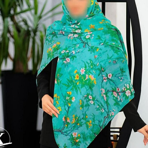 روسری نخی  اعلا دور دوز  از برند ایرانی قواره بزرگ با تم رنگی خاص شاداب و جذاب مخصوص خانم های خوش سلیقه  ارسال به سراسر 