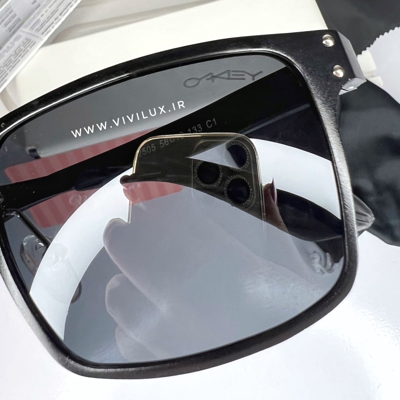 عینک آفتابی برند اوکلی OAKLEY مدل 2505 فریم سبک سایز 56 با UV 400با تکنولوژی هیدروفوبیک  و HDO با پک کامل اورجینال اصلی 