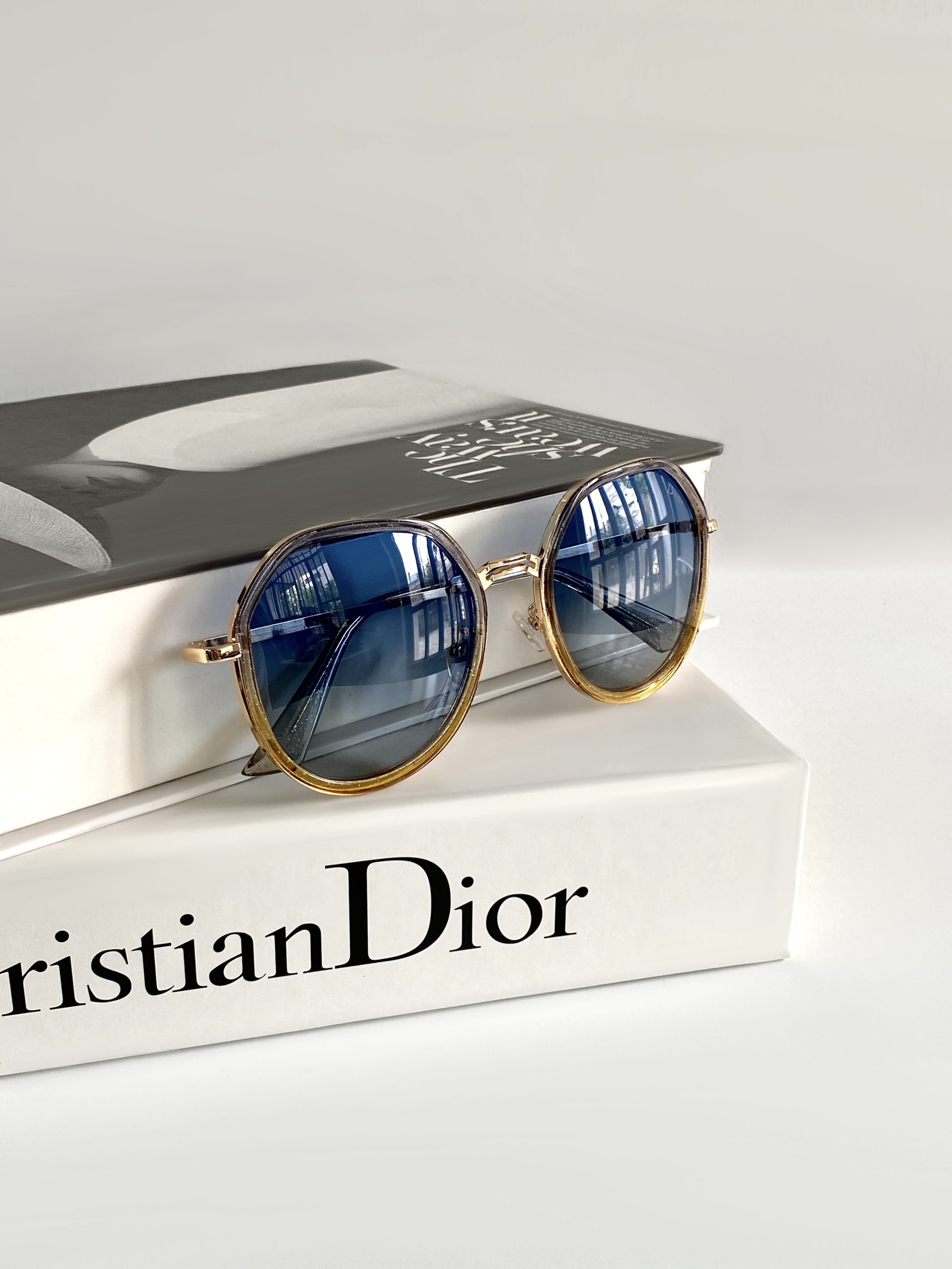 عینک آفتابی زنانه آبی برند Dior فریم فلزی یووی 400