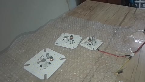 ال ای دی 20 وات 220 ولت