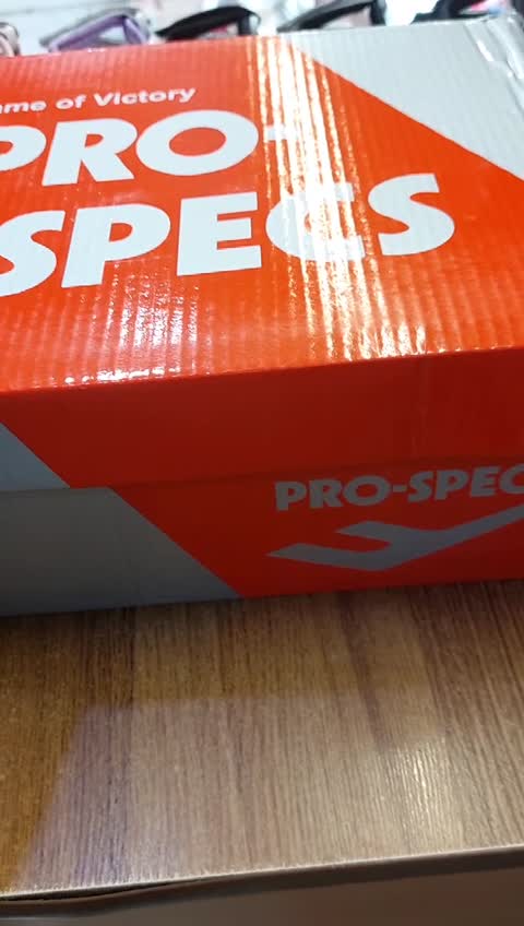 کتونی pro-specs مردانه یا همان اف خودمان