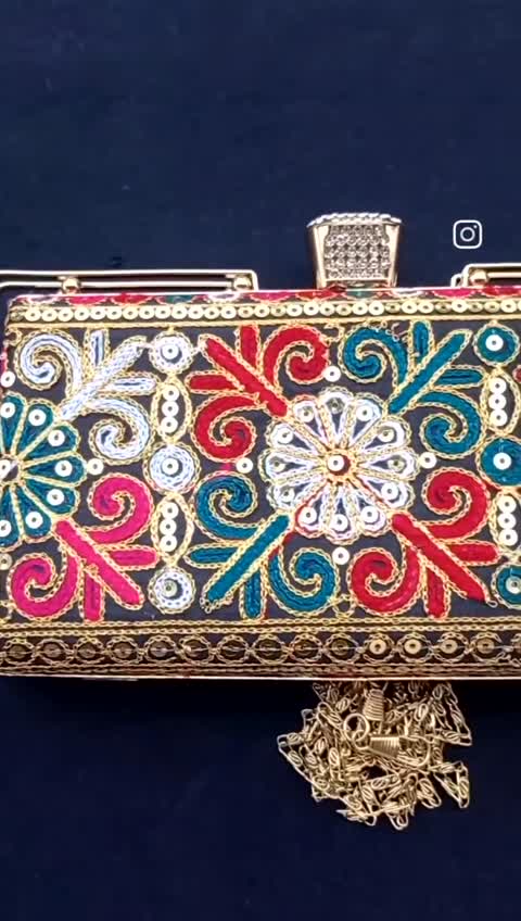کیف کلاچ +سرآستین و یقه