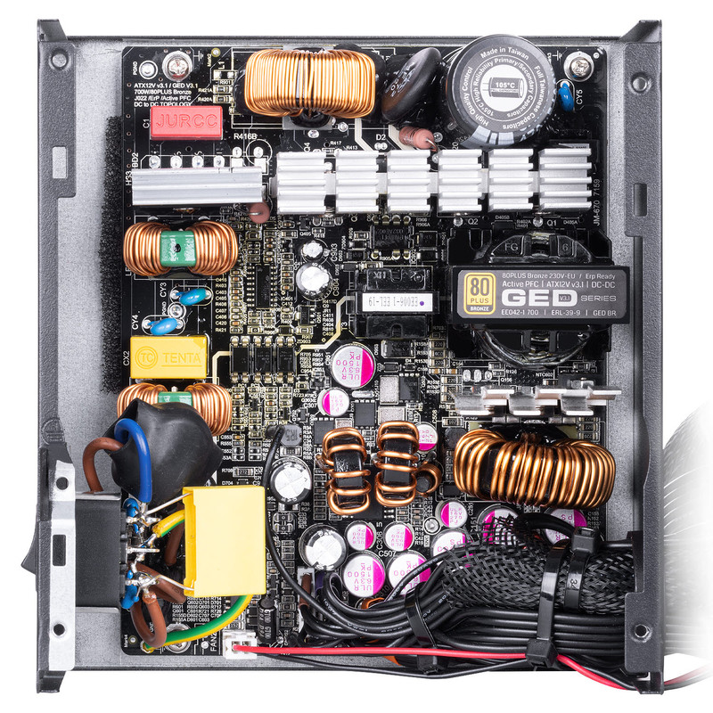 منبع تغذیه کامپیوتر 700W وات گرین مدل GP700A-GED V3.1 ATX 3.1