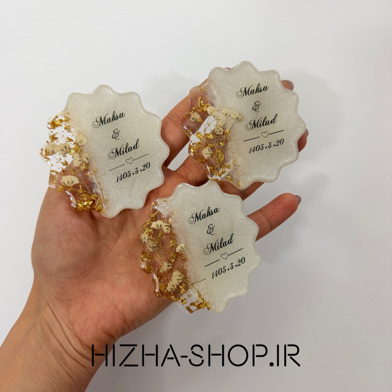 گیفت عقد و عروسی رزینی با گل عروس و جعبه در طلقی