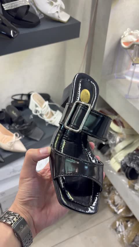 صندل پاشنه دار سگکدار مشکی چرم مات و ورنی براق و سفید زنانه دخترانه کفش تابستانی سگکی لژدار سبک راحت راحتی مجلسی