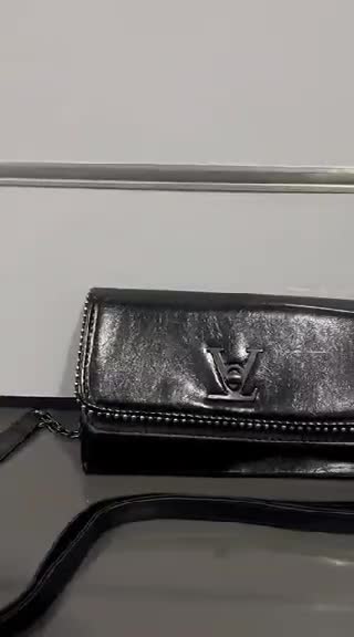 کیف پول زنانه فندی (Fendi) مدل زیپدار کلاسیک