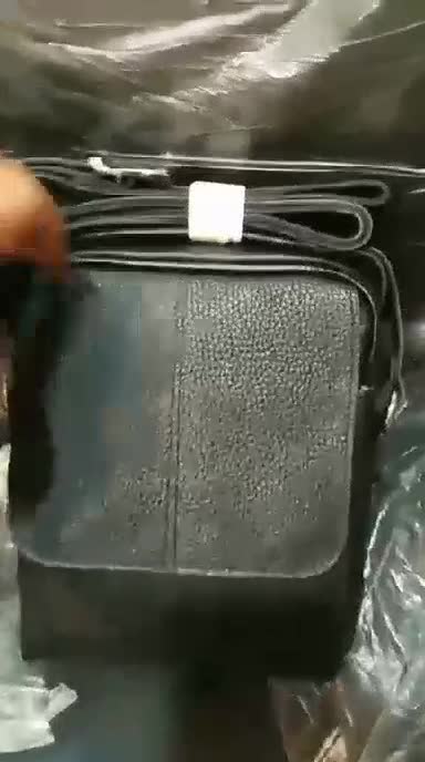 کیف دوشی چرم طبیعی گاوی باضمانت نامه کتبی.کیف دوشی چرم طبیعی.کیف دوشی چرم.کیف دوشی پوست ماری.کرکودیل.بگ.نانوک چرم.سرخونه