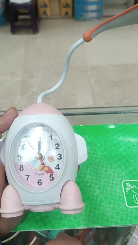 چراغ مطالعه با ساعت