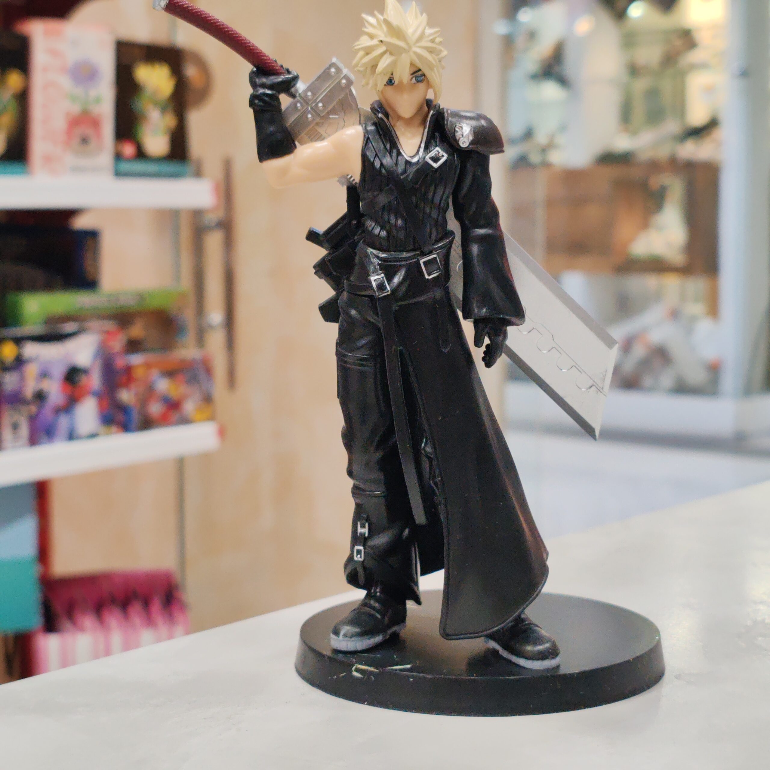 خرید فیگور کلکسیونی Final Fantasy VII مدل کلاود