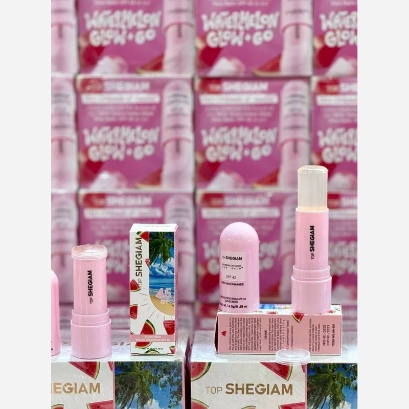 ضد آفتاب سبک و بدون رنگ با محافظت بالا SPF45 مناسب انواع پوست با عصاره هندوانه و نیا سینامید