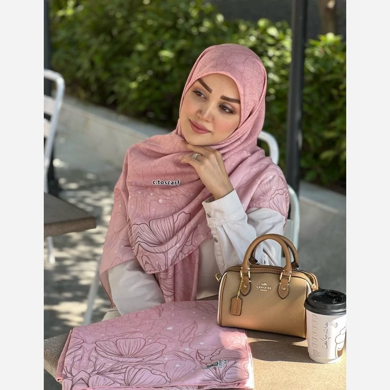 روسری نخی چهارفصل طرح ندا صورتی