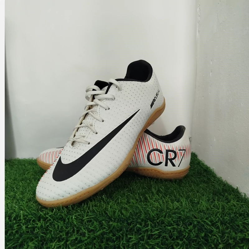 کفش سالنی یوز مدل CR7 کتونی فوتسال رونالدو 