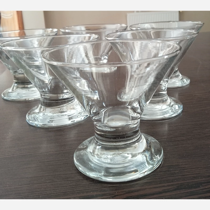 بستنی خوری لونا برند کاوه (پس کرایه)