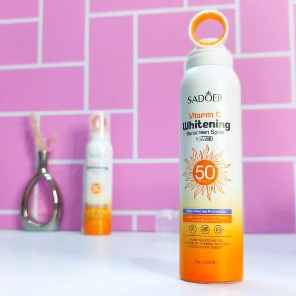 اسپری ضد آفتاب SPF50 روشن کننده پوست ویتامین C سادور