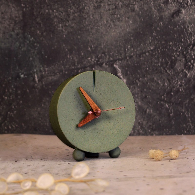 ساعت رومیزی کرونوس مدل HSCB2 رنگ سبزمعدنی باعقربه مثلثی