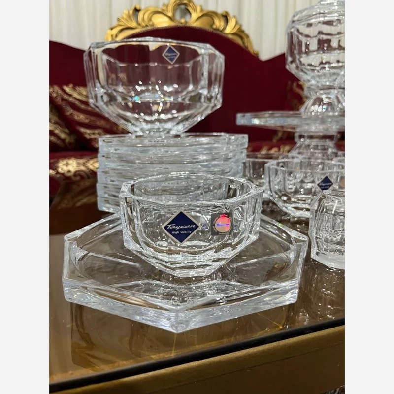 سرویس پذیرایی آیکونیک