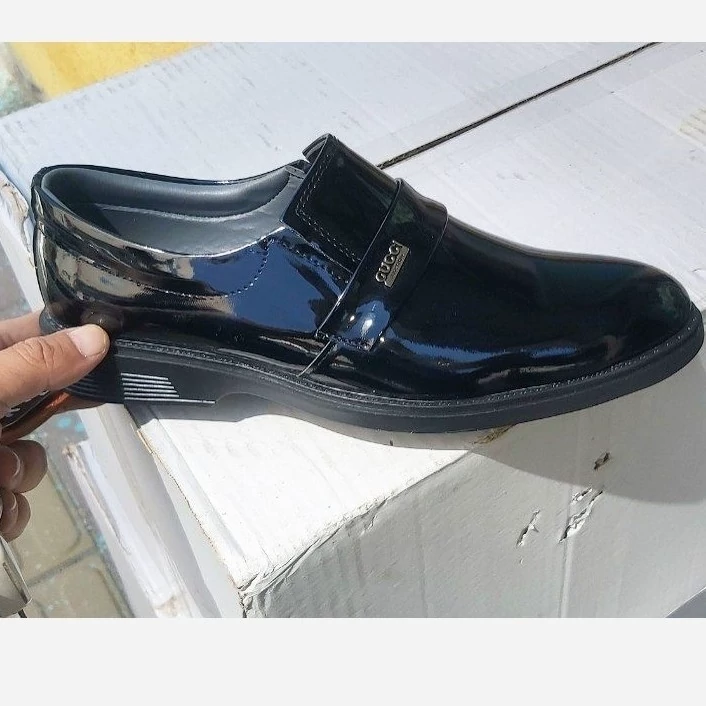 کفش ورنی مردانه مجلسی براق GUCCi