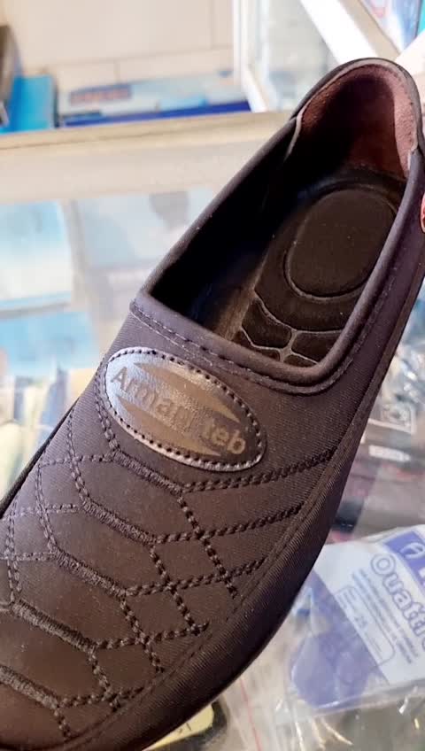 کفش طبی زنانه هالوکس والگوس مناسب قوز شست برآمده . بزرگ پا سایز 40 و 42. کفش طبی زنانه . کفش اداری زنانه . کفش استرچ 