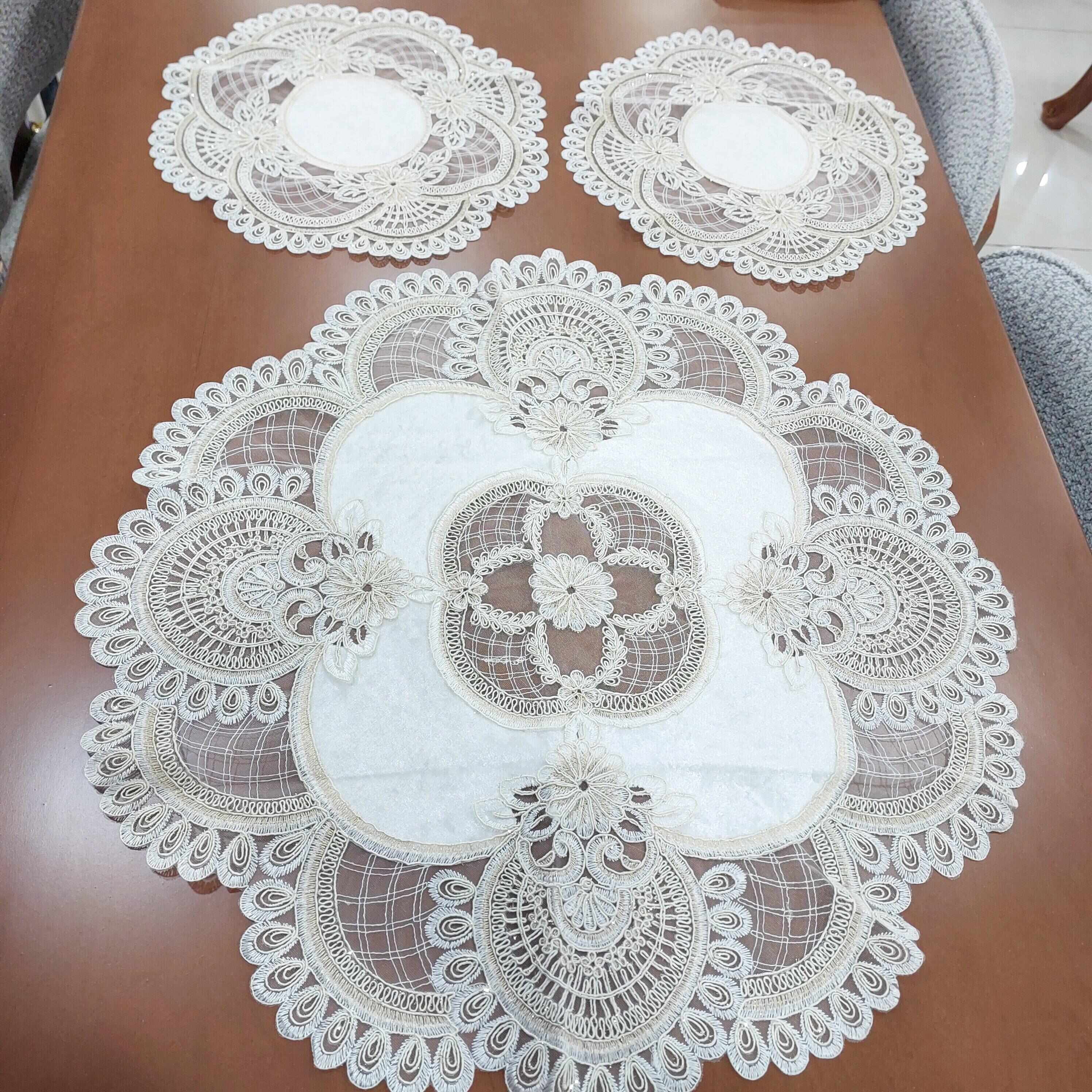 رومیزی 3 تکه گرد مخمل دانتل الیزه مدل تاج