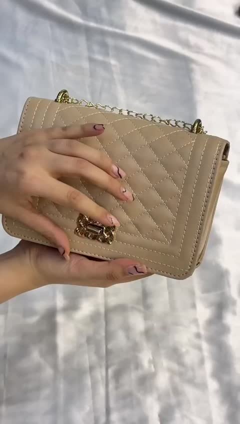 پاسپورتی گلدوزی شده