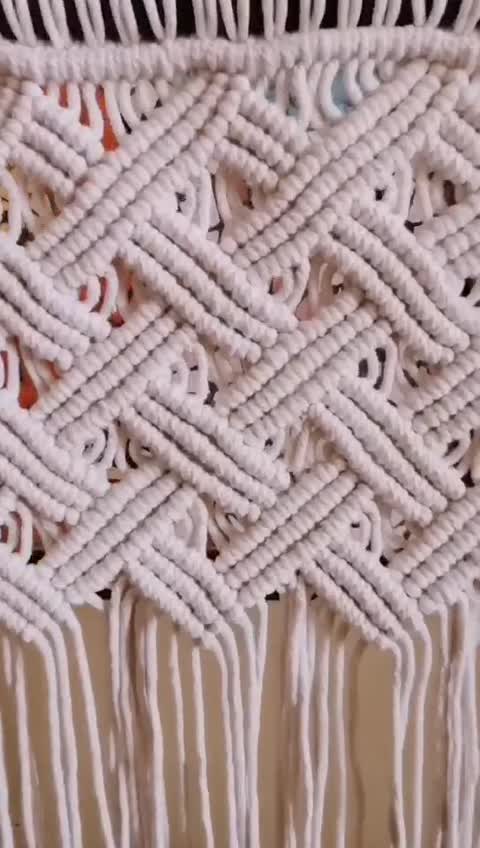 کوسن مکرومه(بوهمی) سایز40در40بافته شده از نخ مکرومه تابیده جنس پارچه کوسن متقال پنبه درجه یک پر شده از الیاف ویسکوز درجه