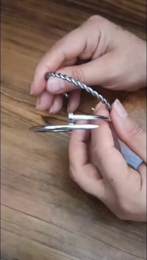 بنگل مردانه استیل نقره ای رنگ