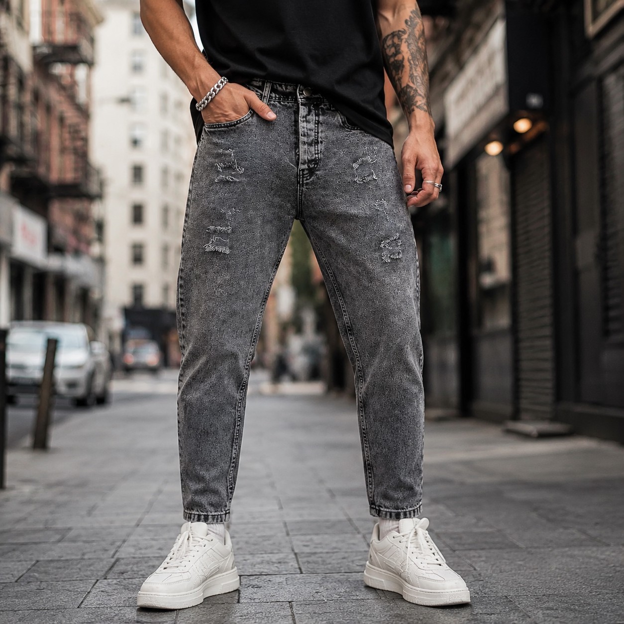 شلوار جین مردانه مام فیت رنگ طوسی تیره طرح سنگ شور مدل Men s Grey Mom Fit