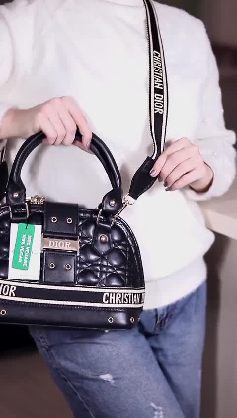 کیف زنانه دخترانه فانتزی مجلسی طرح دیور Dior با دسته و بند بلند 