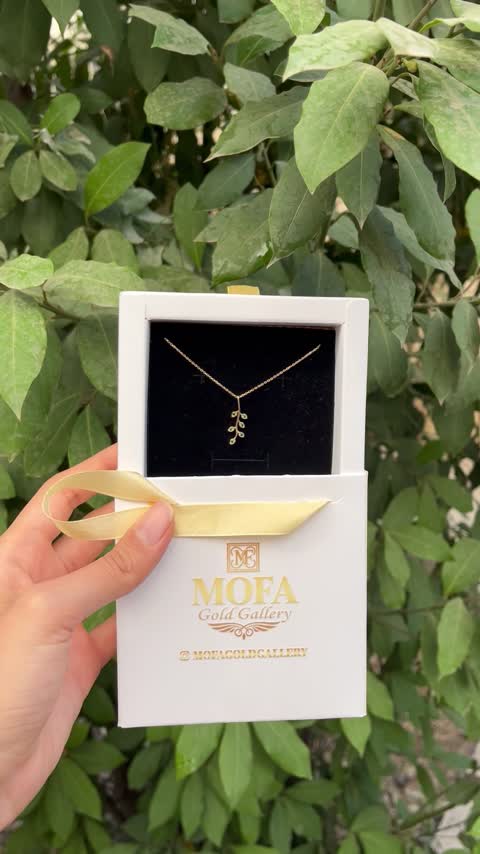 گردنبند طلا 18 عیار طرح برگ
