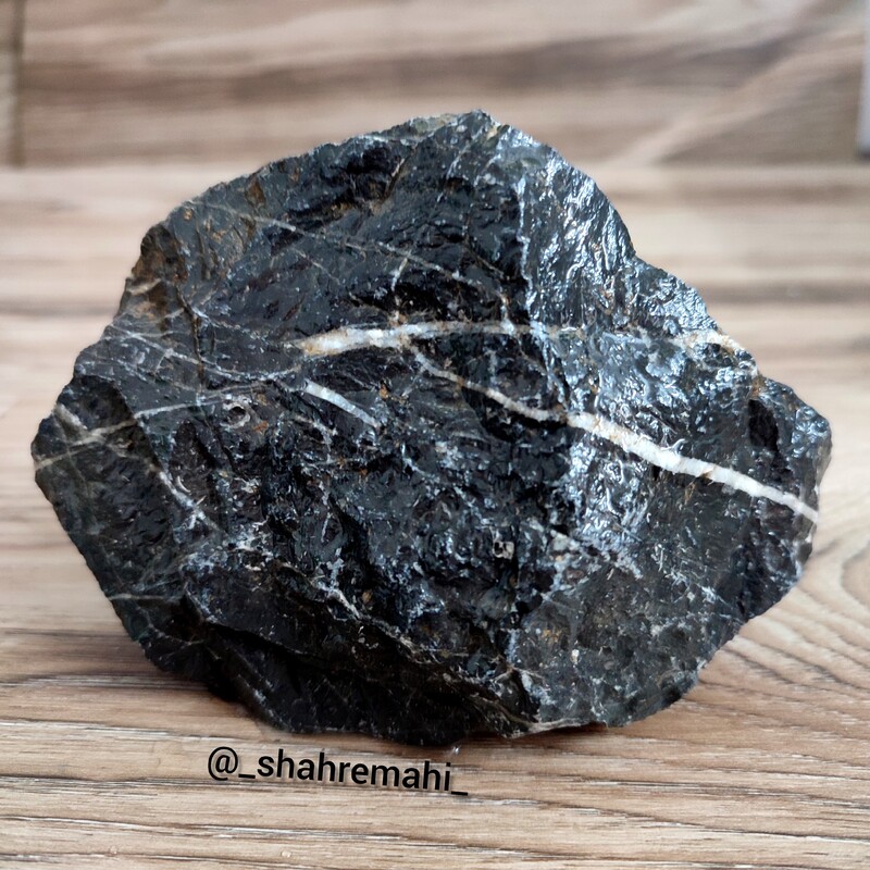 سنگ آکواریوم( کد 13 )دکوری طبیعی سنگ رایو مشکی