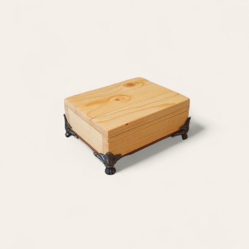 جعبه چوبی دست ساز کد 03، چوب روس، ابعاد 9 در 12 در ارتفاع 5 سانتی متر