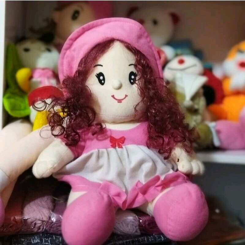 عروسک دختر مو فرفری رنگ صورتی سایز متوسط 