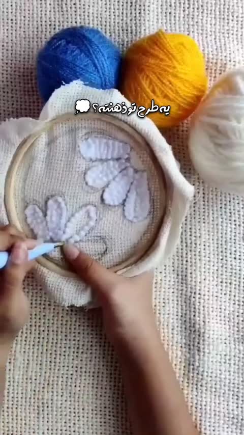 دورس باکسی داخل کرک با طرح هند آف دِ کینگ (پانچدوزی ظریف روی سینه) مناسب تیشرت سفارشی