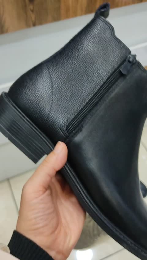 بوت مردانه چرم طبیعی 